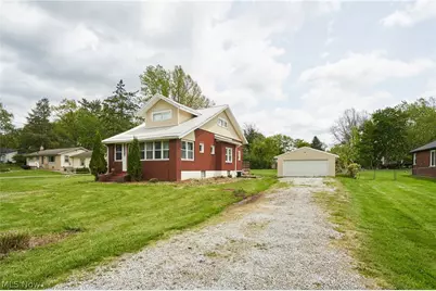 3091 N Bender Avenue, Akron, OH 44319 - Photo 2
