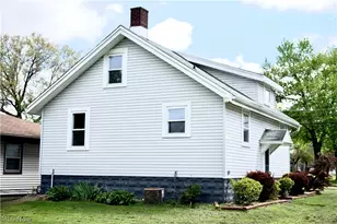 664 Tenney Ave, Campbell, OH 44405 - Photo 4