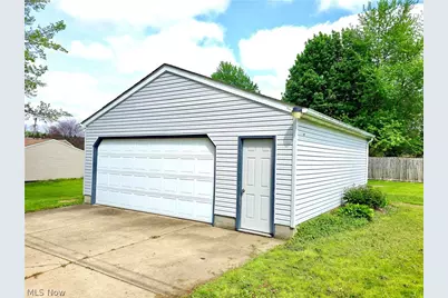 664 Tenney Avenue, Campbell, OH 44405 - Photo 6