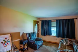 3304 4th Ave, Vienna, WV 26105 - Photo 4