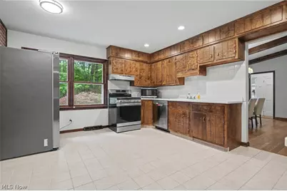 379 Nob Hill Drive, Akron, OH 44303 - Photo 12
