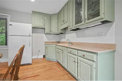 379 Nob Hill Drive, Akron, OH 44303 - Photo 12