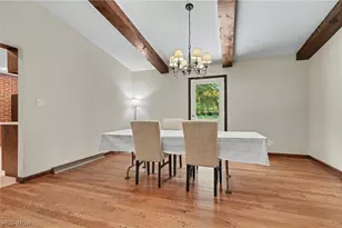 379 Nob Hill Dr, Akron, OH 44303 - Photo 8