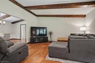 379 Nob Hill Dr, Akron, OH 44303 - Photo 6