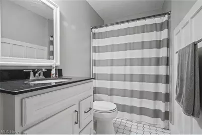 379 Nob Hill Drive, Akron, OH 44303 - Photo 28