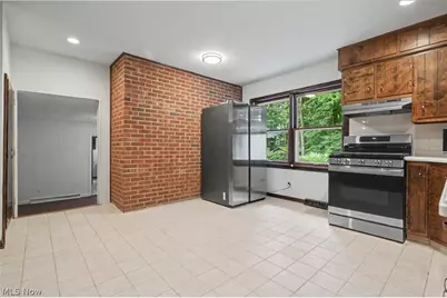 379 Nob Hill Drive, Akron, OH 44303 - Photo 10