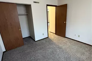 1060 Brandywine Blvd, Zanesville, OH 43701 - Photo 8
