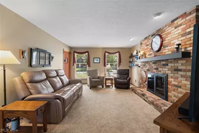1675 Chatham Avenue NE, North Canton, OH 44720 - Photo 4
