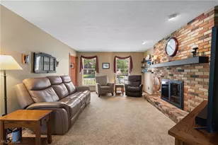 1675 Chatham Ave NE, North Canton, OH 44720 - Photo 4