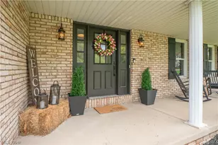 12208 Yuma Cir NW, Uniontown, OH 44685 - Photo 4
