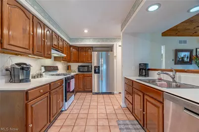 3445 Cornwall Drive, Canton, OH 44708 - Photo 8