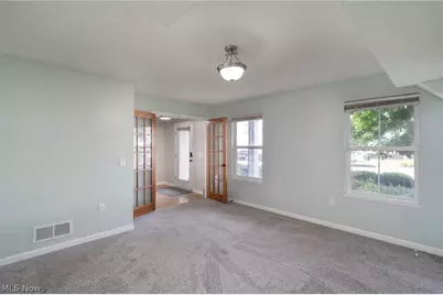 323 California Avenue, Lorain, OH 44052 - Photo 6