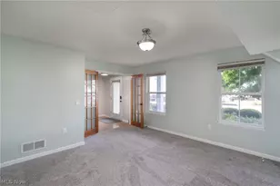 323 California Ave, Lorain, OH 44052 - Photo 6