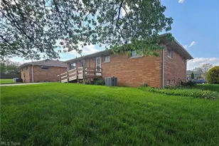 1423 Roanoke Dr, Parma, OH 44134 - Photo 6