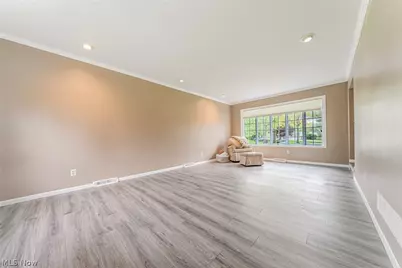 1622 Seven Oaks Drive, Lyndhurst, OH 44124 - Photo 18