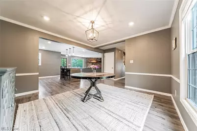 1622 Seven Oaks Drive, Lyndhurst, OH 44124 - Photo 6