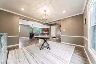 1622 7 Oaks Dr, Lyndhurst, OH 44124 - Photo 6