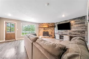 1622 7 Oaks Dr, Lyndhurst, OH 44124 - Photo 8