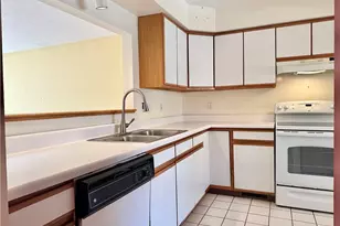 7679 Creekwood Dr, North Royalton, OH 44133 - Photo 6
