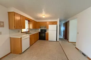 1172 2nd St SW, New Philadelphia, OH 44663 - Photo 6