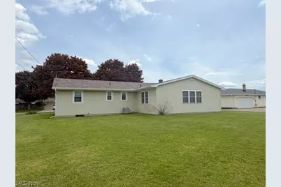 1172 2nd Street SW, New Philadelphia, OH 44663 - Photo 2