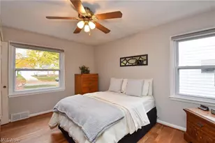 10124 Keswick Dr, Parma Heights, OH 44130 - Photo 14