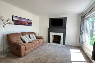 10124 Keswick Dr, Parma Heights, OH 44130 - Photo 6