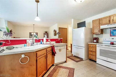 3474 Dauphin Drive NE, Canton, OH 44721 - Photo 12