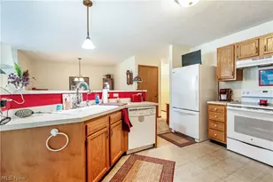 3474 Dauphin Dr NE, Canton, OH 44721 - Photo 12