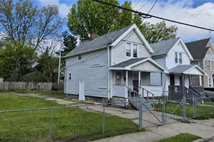 2048 W 105th St, Loveland, OH 44102 - Photo 2