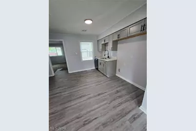 12812 Longmead Avenue, Loveland, OH 44135 - Photo 2