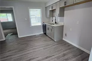 12812 Longmead Ave, Loveland, OH 44135 - Photo 2