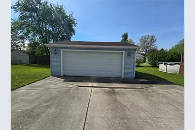 3923 Lake Road, Youngstown, OH 44511 - Photo 32