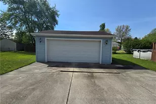 3923 Lake Rd, Youngstown, OH 44511 - Photo 32