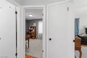 1617 Fruitland Ave, Mayfield Heights, OH 44124 - Photo 20
