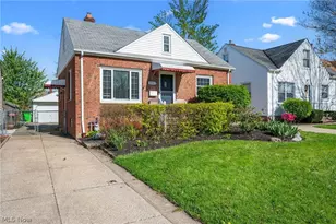 1617 Fruitland Ave, Mayfield Heights, OH 44124 - Photo 2