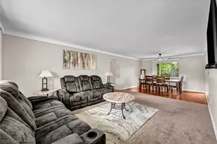13177 Whitney Rd, Strongsville, OH 44136 - Photo 6