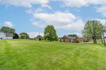 818 Canton Road NW, Carrollton, OH 44615 - Photo 4