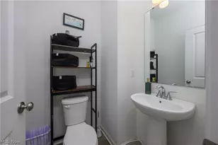 460 Auld Farm Cir, Akron, OH 44320 - Photo 12