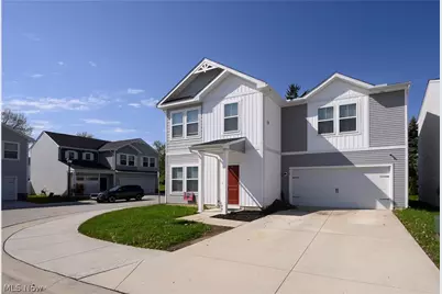 460 Auld Farm Circle, Akron, OH 44320 - Photo 2