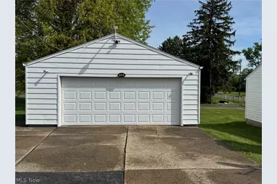 449 Creed Street, Struthers, OH 44471 - Photo 2