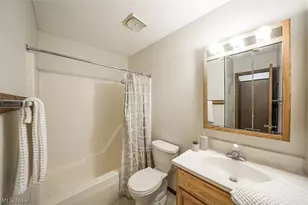 8140 Southwood Dr, Garrettsville, OH 44231 - Photo 12