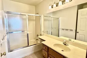 216 Village Ct, Columbiana, OH 44408 - Photo 2