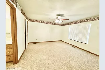 216 Village Court, Columbiana, OH 44408 - Photo 14