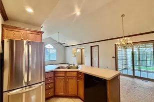 216 Village Ct, Columbiana, OH 44408 - Photo 8