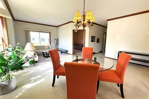 135 Village Dr, Green Hills, OH 44131 - Photo 6