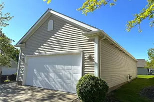 135 Village Dr, Green Hills, OH 44131 - Photo 2
