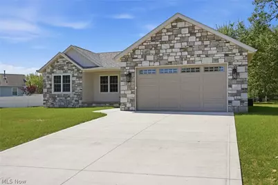 517 Whitetail Trail NE, Canton, OH 44704 - Photo 2