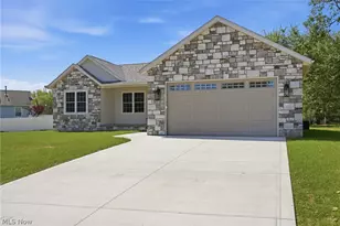 517 Whitetail Trail NE, Canton, OH 44704 - Photo 2
