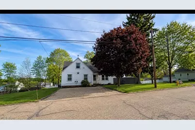 375 E Huston Street, Barberton, OH 44203 - Photo 2
